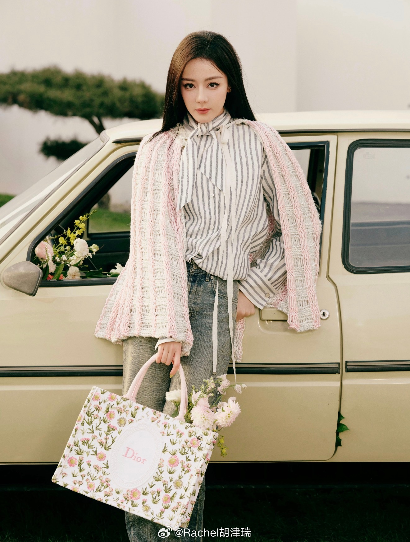 DIOR大秀优雅从不设限，经典亦敢反叛。解构绅士轮廓，碰撞先锋美学，在传统与革新