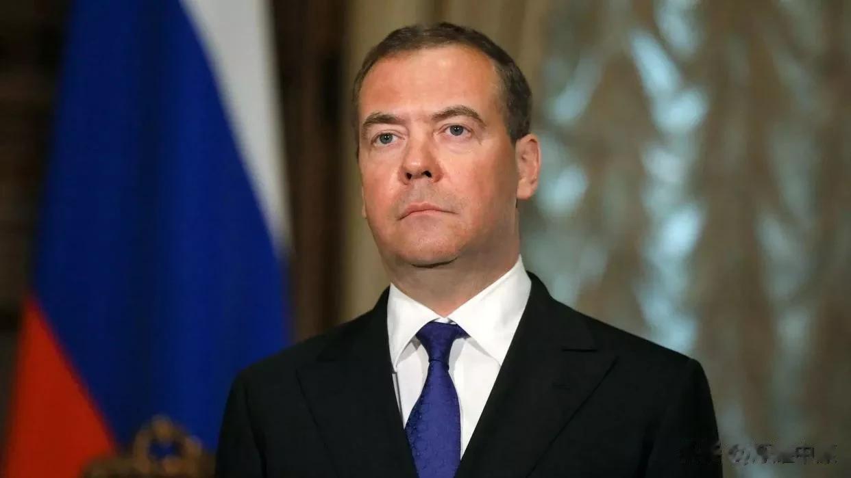 俄安全会议副主席回应波兰总统“小代价击败帝国主义”言论

来源:俄罗斯卫星通讯社