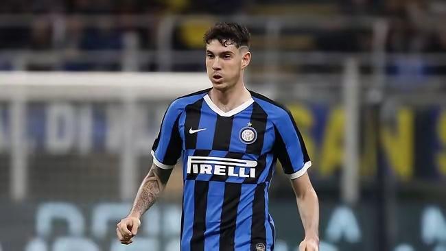 其实意假近一个月来围绕巴斯托尼的故事，都是尤文系逼国米卖掉巴斯托尼，拆散国米的核