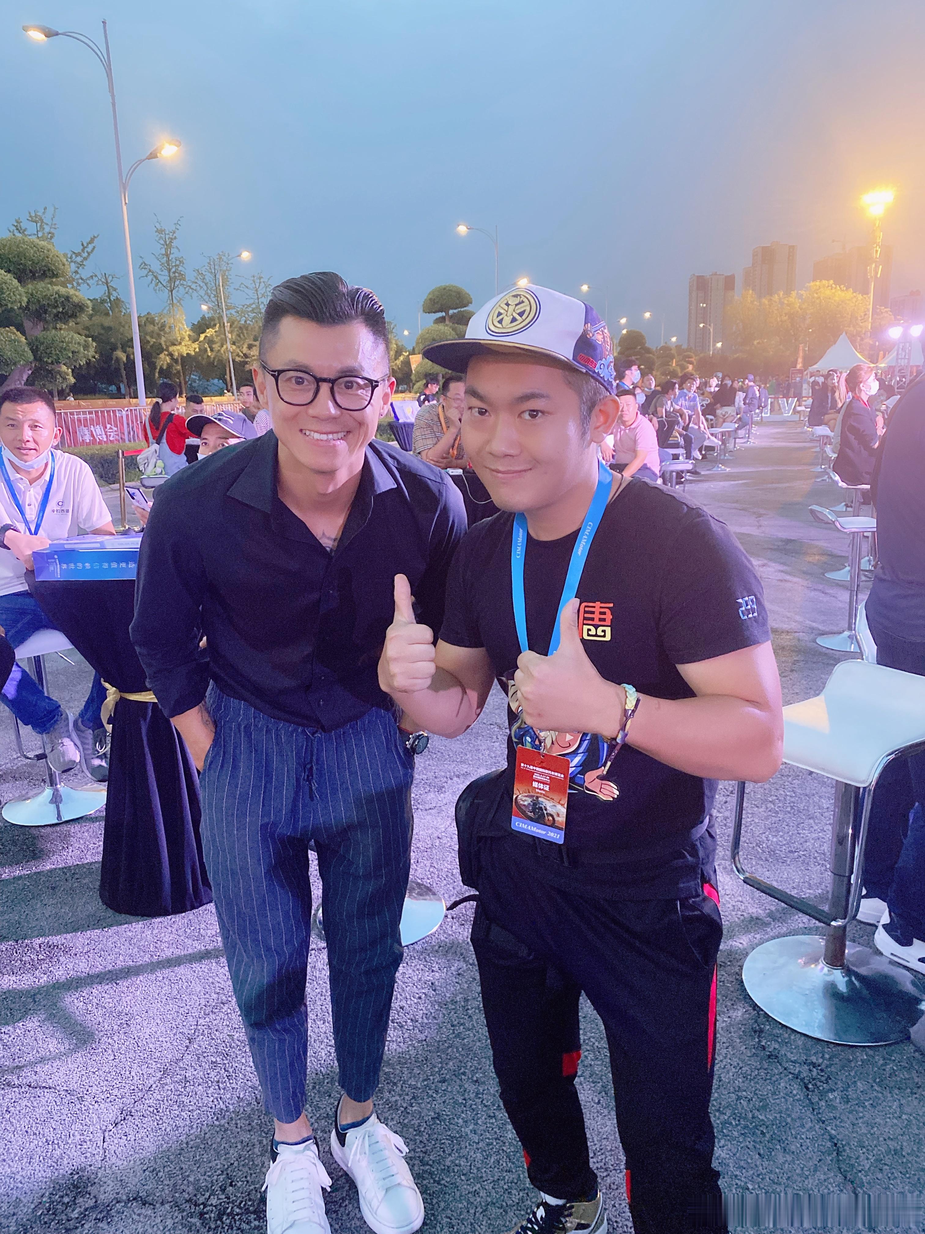 不管怎么样，陈震依然是我最喜欢的车评人。人非圣贤，孰能无过。希望震哥平安度过这次