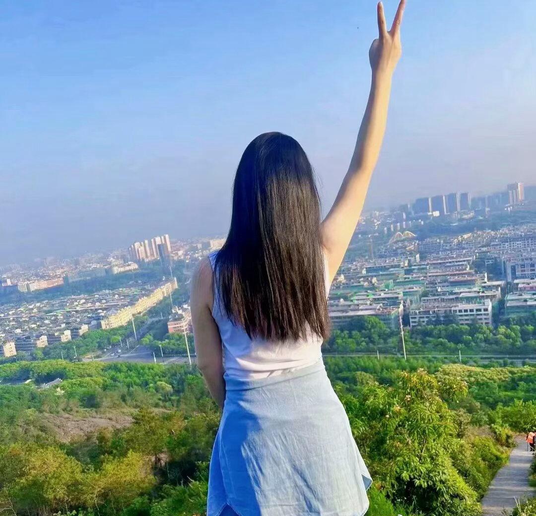 示弱，不是认输，而是一种清醒的温柔，是看透世事后的从容，是历经风霜后的通透，你知