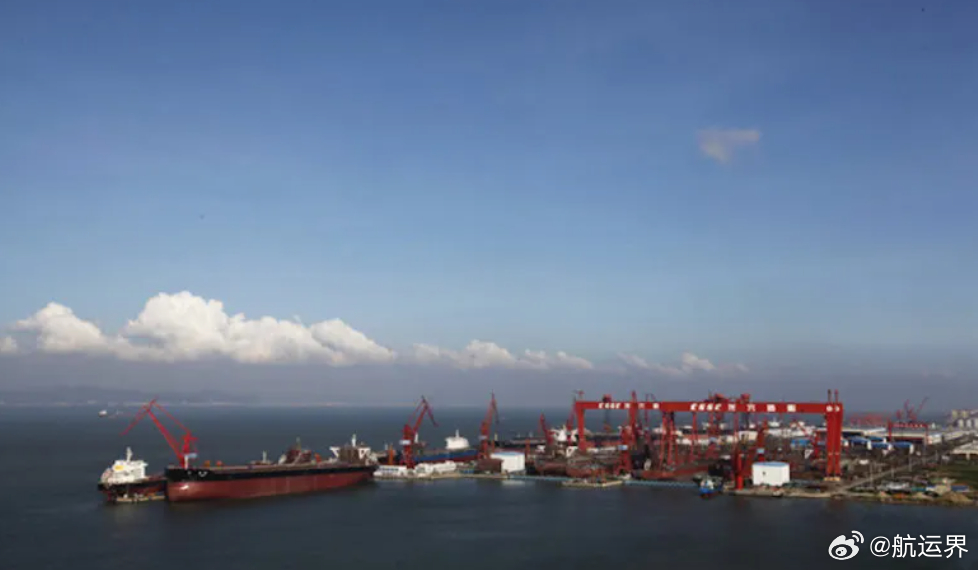 【Top Ships将迪拜地产退款资金转而订造3艘MR型成品油轮】近日，希腊油轮