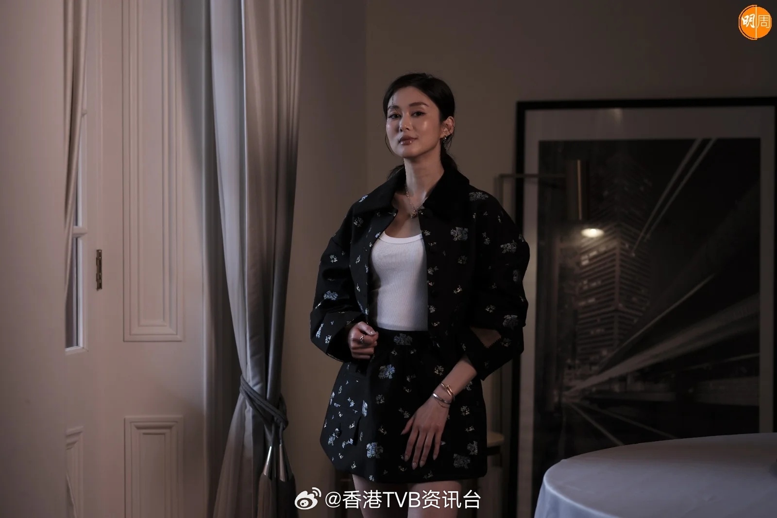 岑丽香告别花瓶形象挑战出演《重案解密》 与偶像苗侨伟合作圆梦｜求学时期遭女同学霸