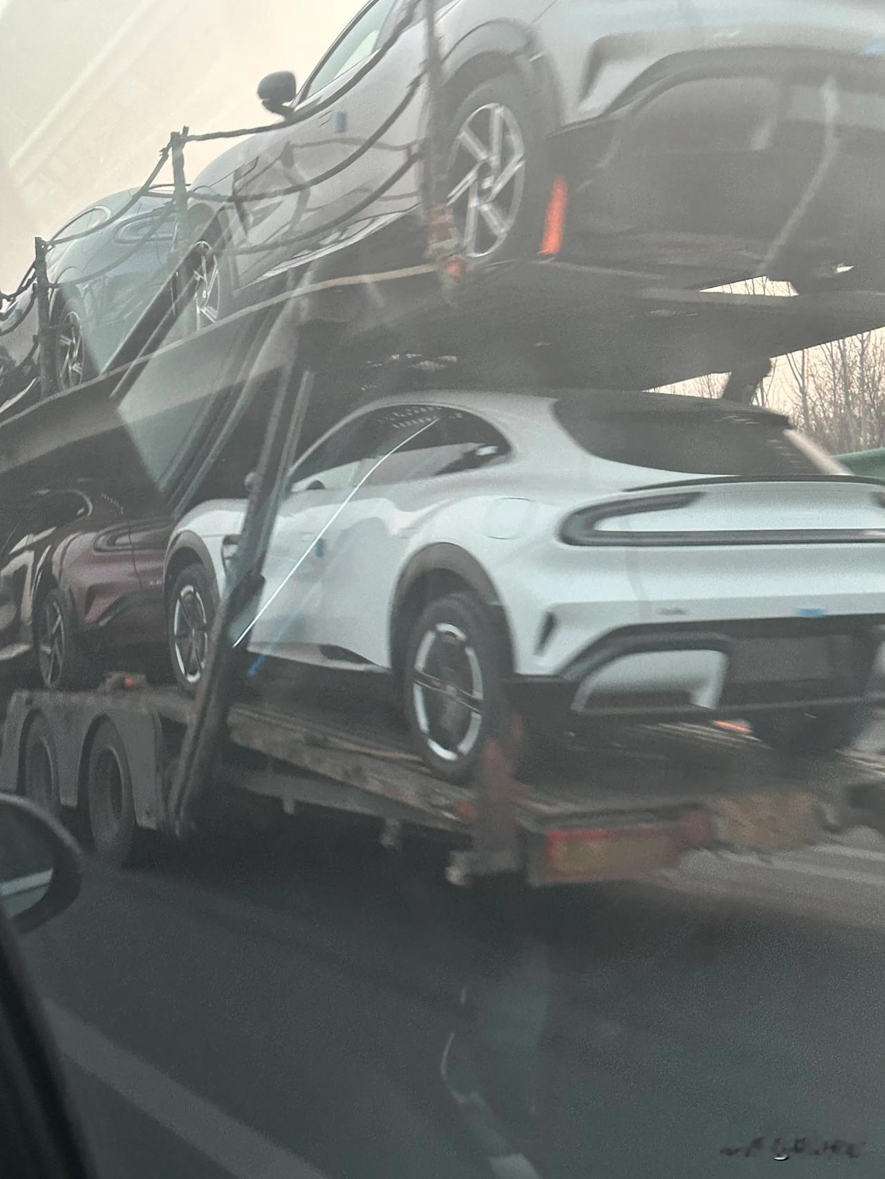 你买的小米YU7正在运送中……