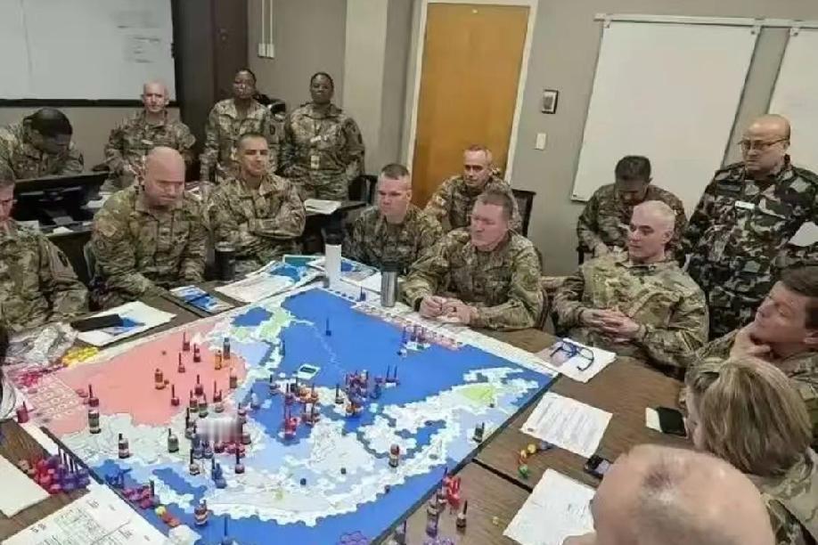 12月27日，新加坡《海峡时报》报道:“美智库预测，2026年台海如果发生冲突，