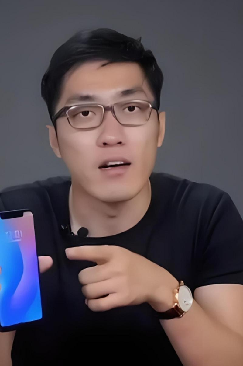 王自如谈工资条王自如在去格力前，靠做自媒体基本就已经财富自由了，工资条对他来说，