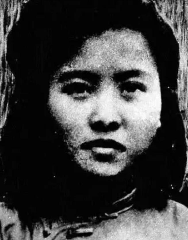 1949年，押送朱世君去渣滓洞的路上，特务李朝成悄悄松开了手铐，眼看竹林就在眼前