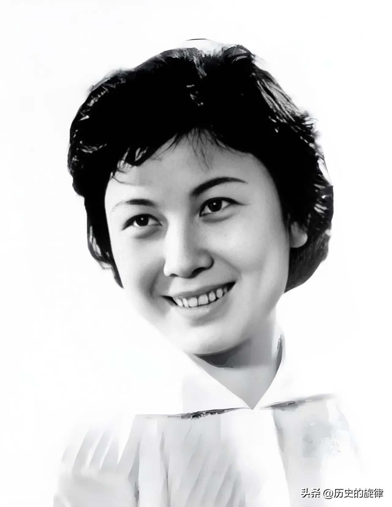 1948年严凤英避难南京下嫁富商，离开时舍弃幼子，前夫终身未再续娶
 
1948