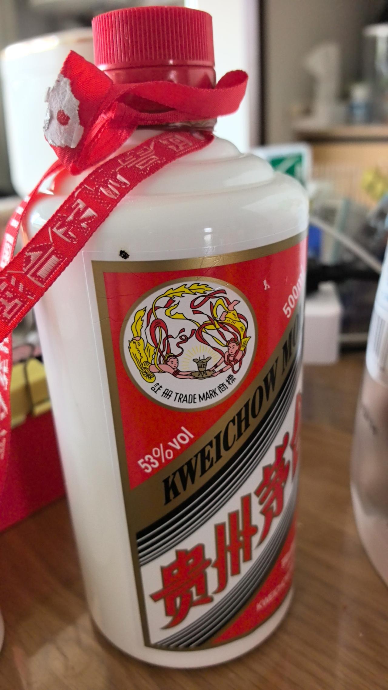 生活就要乐在其中

实在想不通，这么一瓶酒竟然将近2000块钱，关键是你像可口可