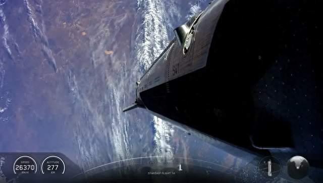 历史性一刻！星舰第14飞终于入轨，还真把26颗卫星送上去了