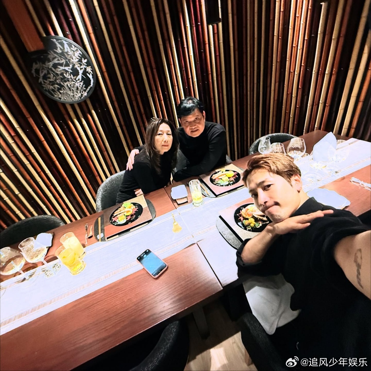 王嘉尔的东京VLOG能不能再来一集 王嘉尔的东京VLOG每一集都充满了魅力和正能