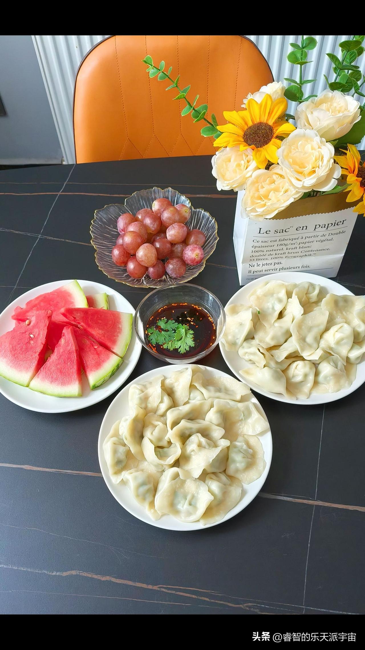 全网都在问如果你想吃饺子了，谁会第一时间给你包？自己动手，丰衣足食 。