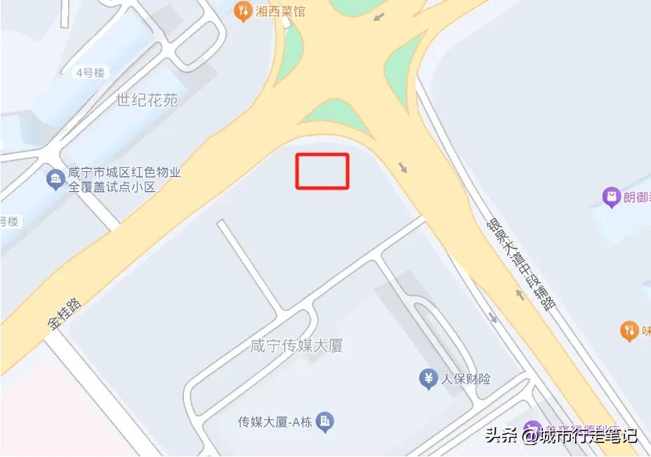 【咸宁这座古桥是江家桥、还是汪家桥？】在咸宁市金桂路咸宁传媒大厦门前的街心公园，