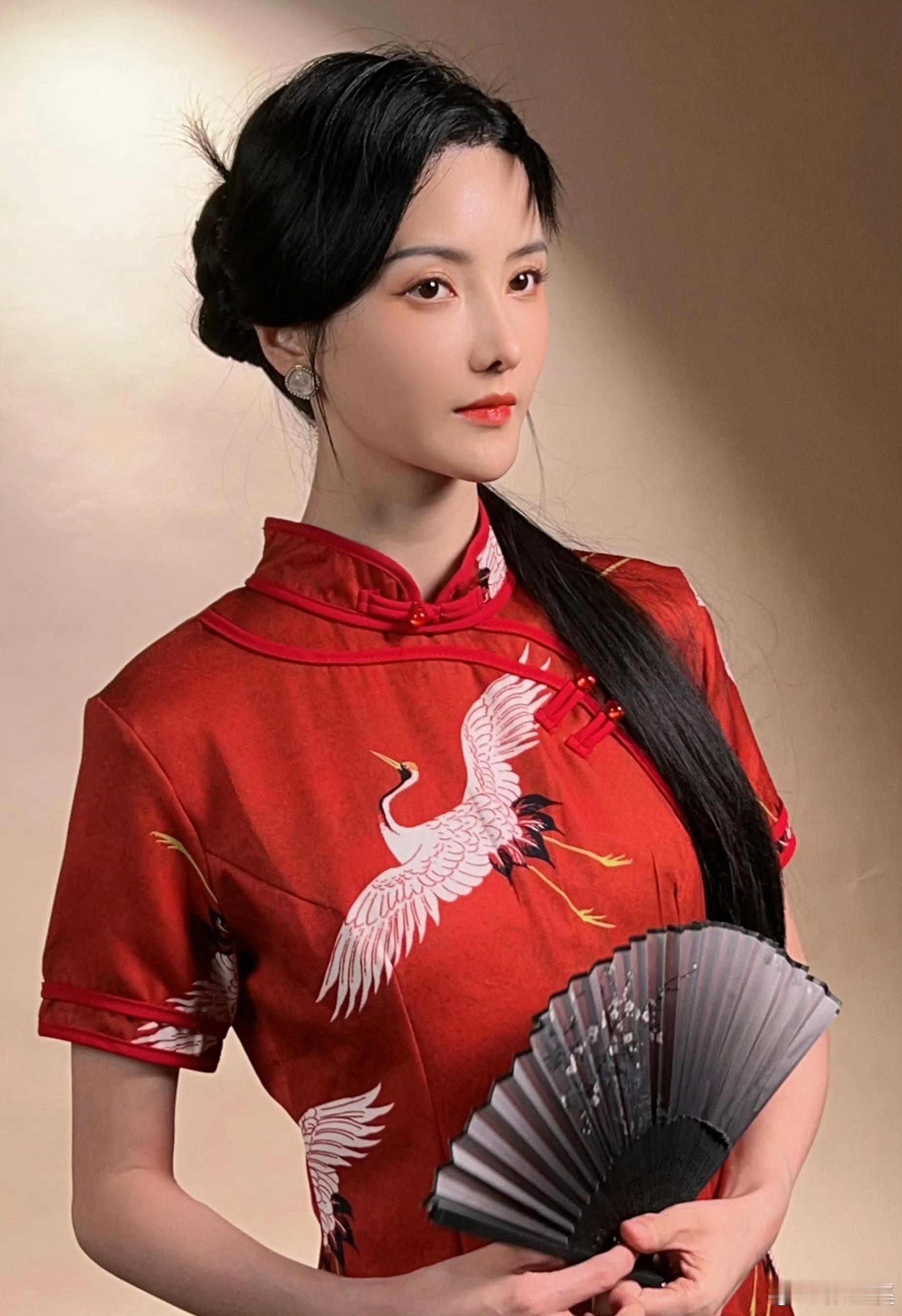 银河酷娱向张芷溪发律师函 张芷溪公开控诉赵露思经纪公司银河酷娱。张芷溪的公司奔兔