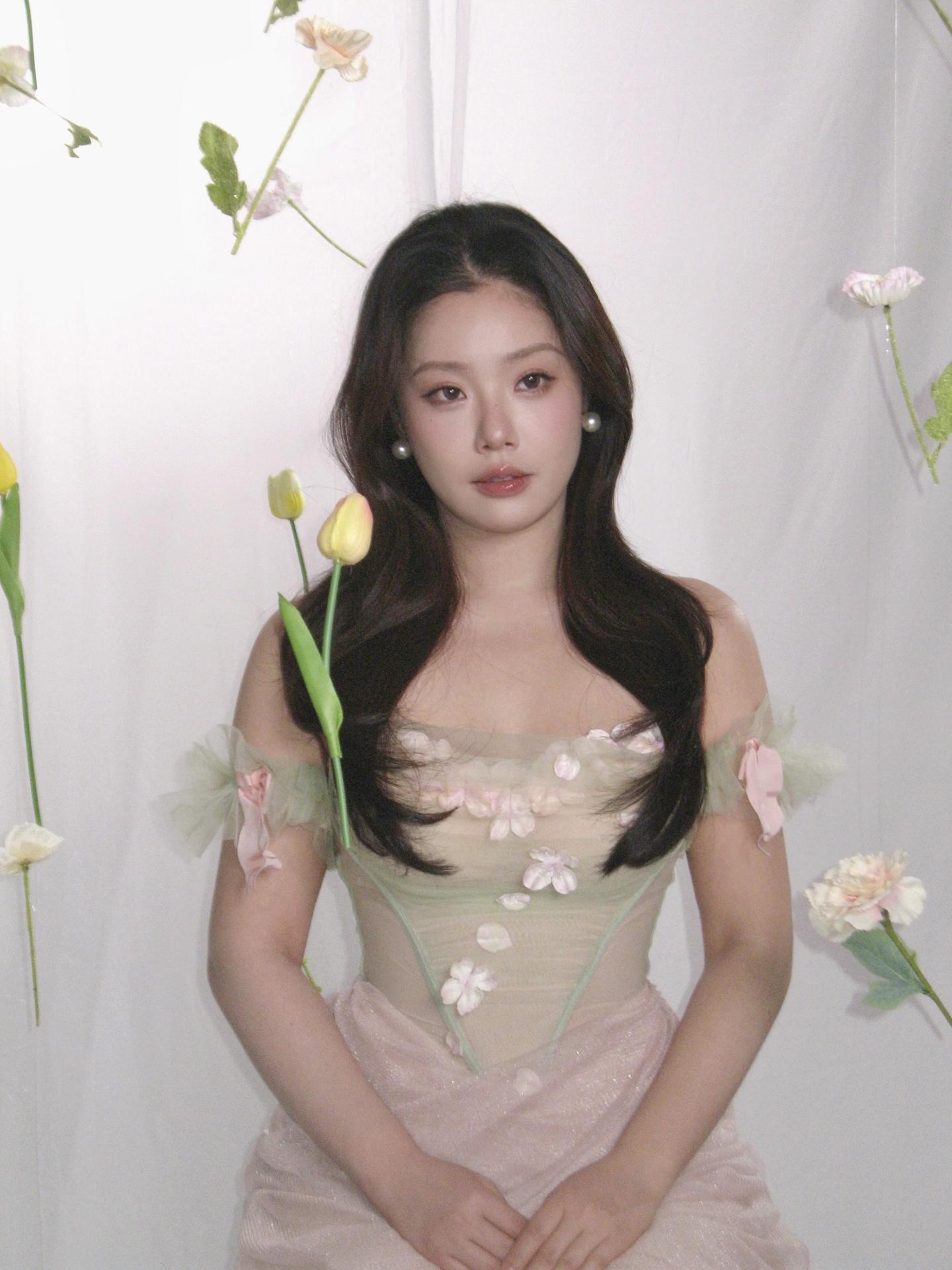 2025年给朋友们画的15个妆容💗。希望26年能给更多的人化妆～