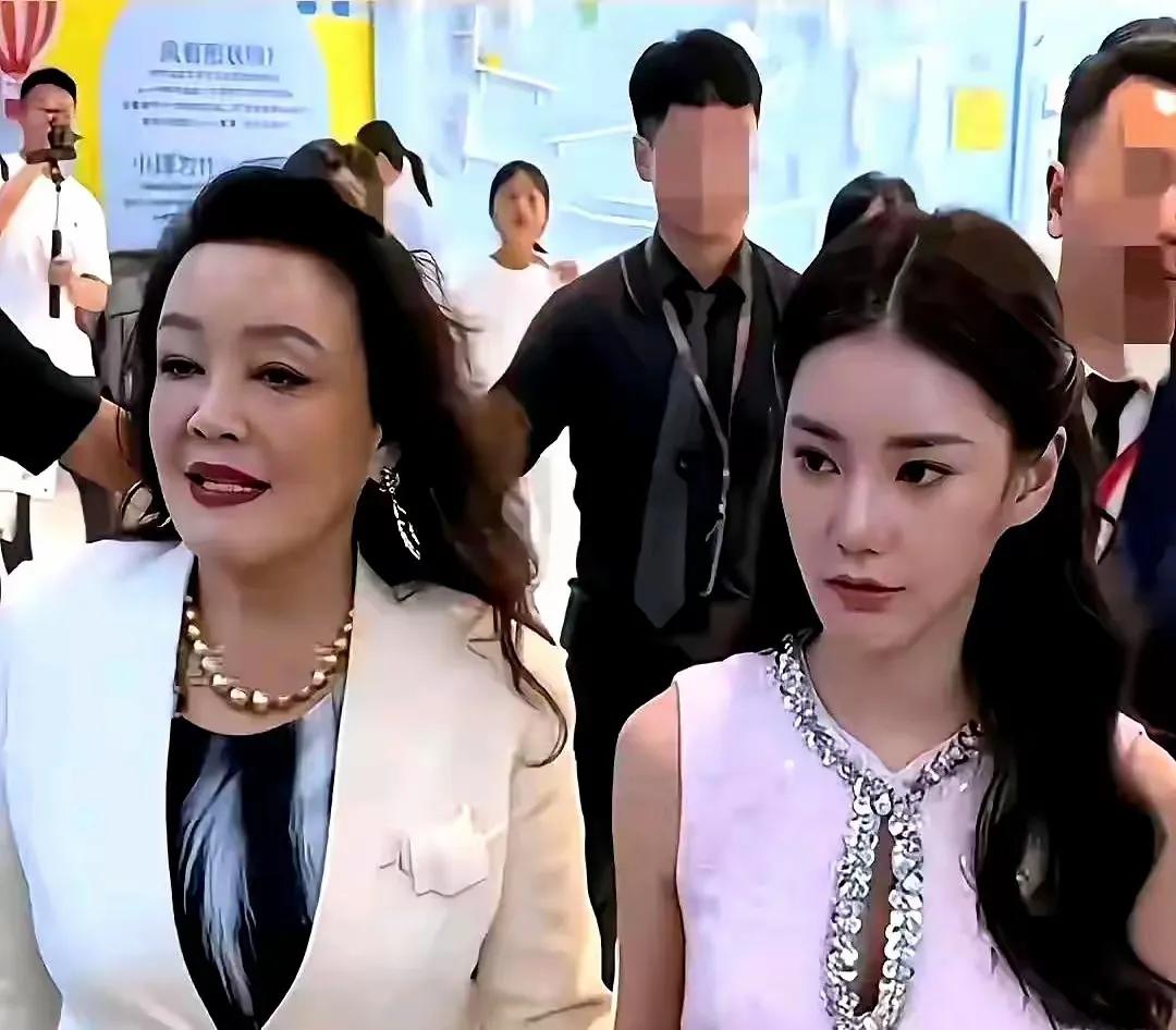 【汪小菲马筱梅婚礼倒计时！兰姐硬核护犊子，这瓜保准甜】
家人们谁懂啊！汪小菲和马
