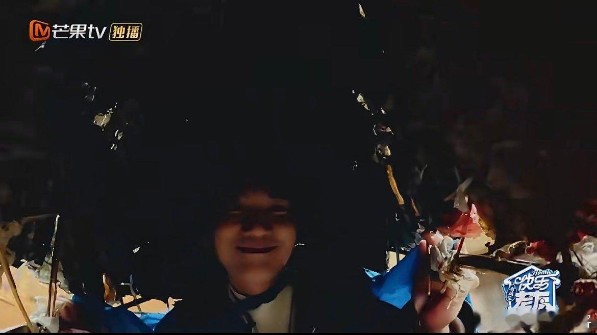 陈楚生新年牦牛献瑞生哥直接化身新年祥瑞担当，牦牛造型喜气值拉满，行走的新年气氛组