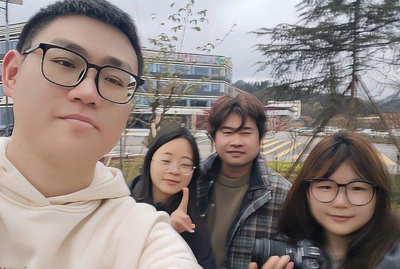 近日，AI短剧《雪山救狐狸》播放量达50亿，引发全网追更。其创作团队对此作出回应