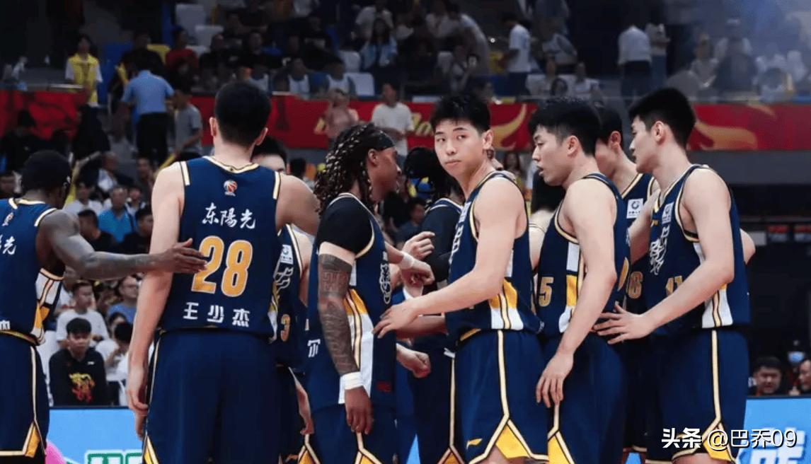 广东领先 20 分被北京 3 分准绝杀绝杀，赛后教练和媒体人是如何评价

杜锋：