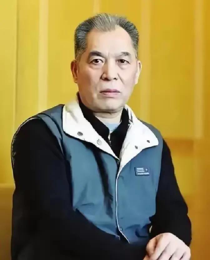 上世纪六十年代初，在哈尔滨，一个在铁路上做临时工的农村姑娘，因为无家可归，被梁晓