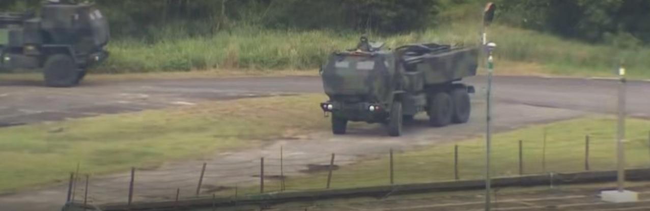 美国不断炒作台海议题，一边推进对台军售、输出武器装备，一边试图以武力干涉台海局势