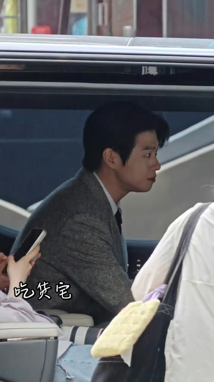 魏大勋掌管长款大衣的神，长款大衣真的是统治区啊[流鼻血] ​​​