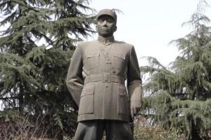 提起杨虎城被杀一事，晚年张学良一直表示：我至今也不明白为什么
 
这事儿，还得从