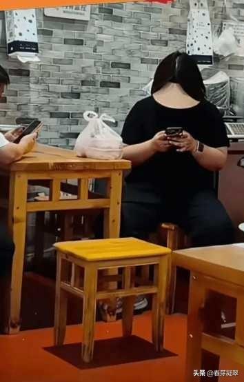 都来看这张有趣的图
看第一眼这张图
就产生视觉错误的
请举手
这张图真的是一张