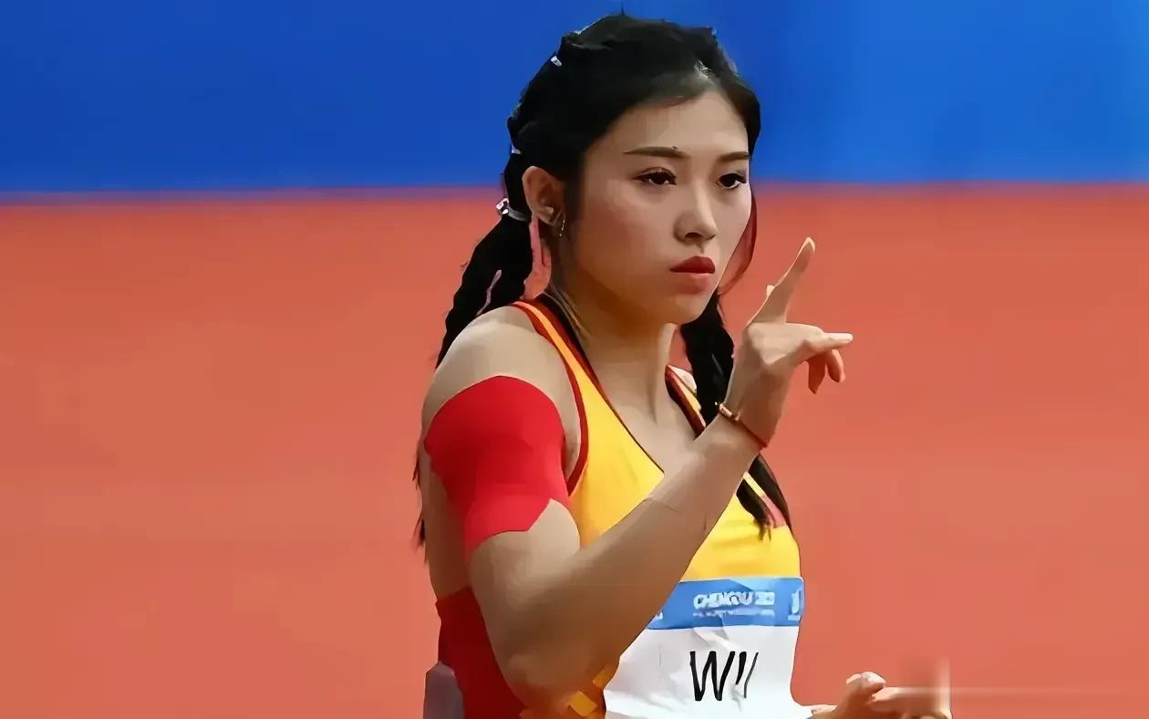 现在的一些网友戾气真的太重了，吴艳妮这么优秀的一个运动员，就因在运动场上的几个动