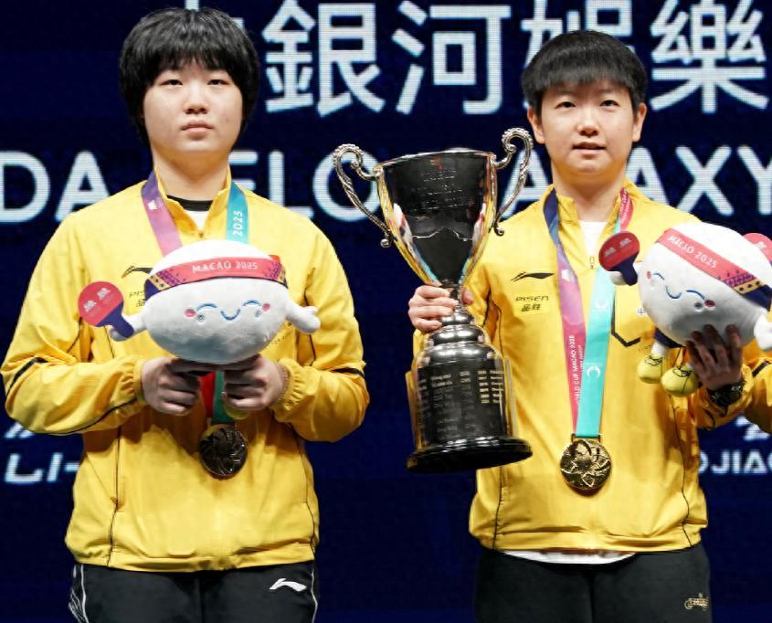 【淘汰赛开启，国乒两大主力孙颖莎、蒯曼，将狭路相逢打内战】澳门世界杯进入新阶段，