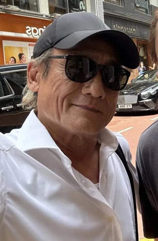 六十八岁梁家辉靠傅隆生这一角捧回个人第五座金像奖杯
