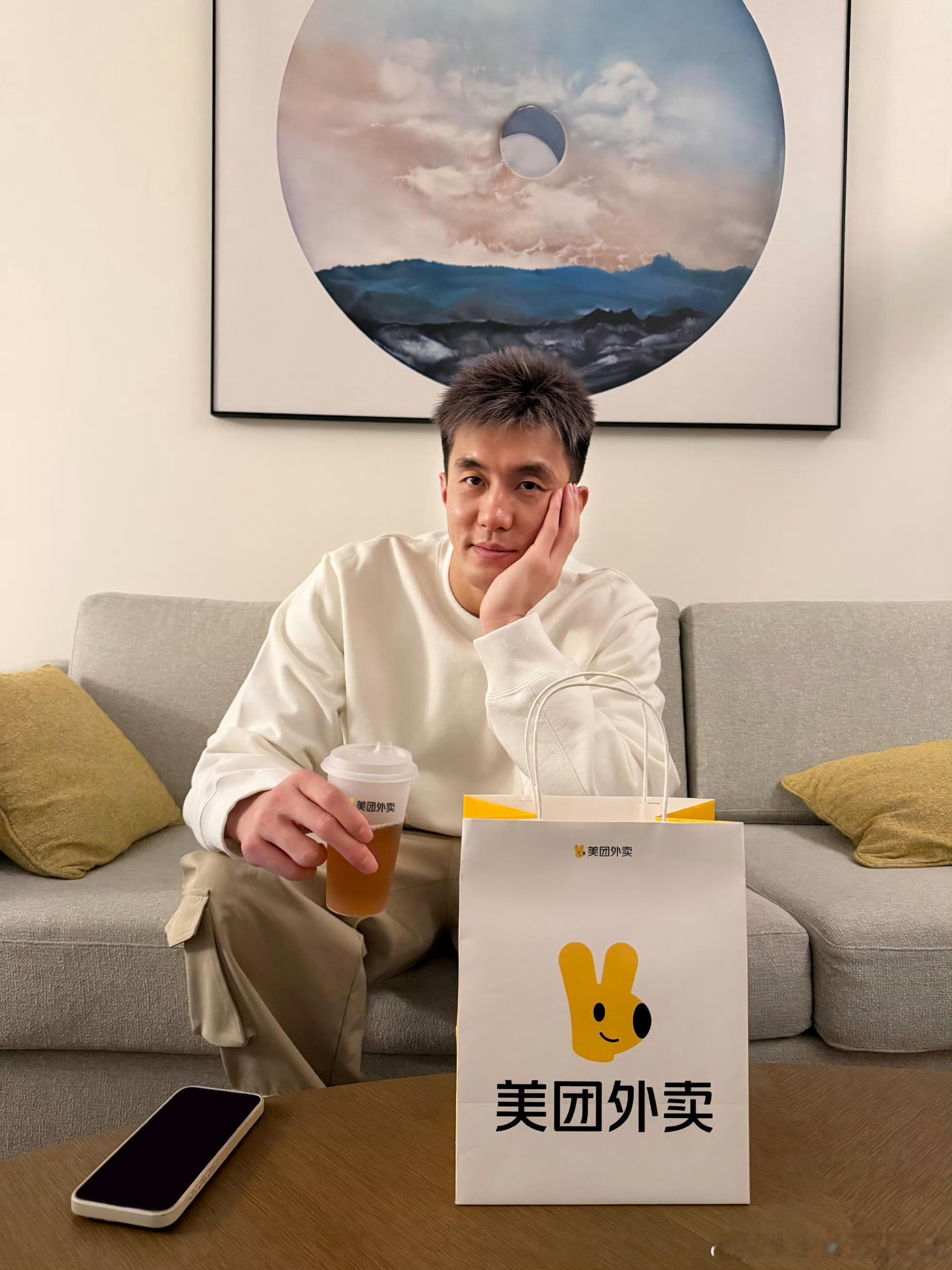 好好打球，多多挣钱，让别人酸去吧郭艾伦