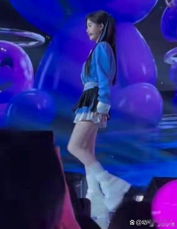 鞠婧祎的鞋子真的好像这种增高鞋 
