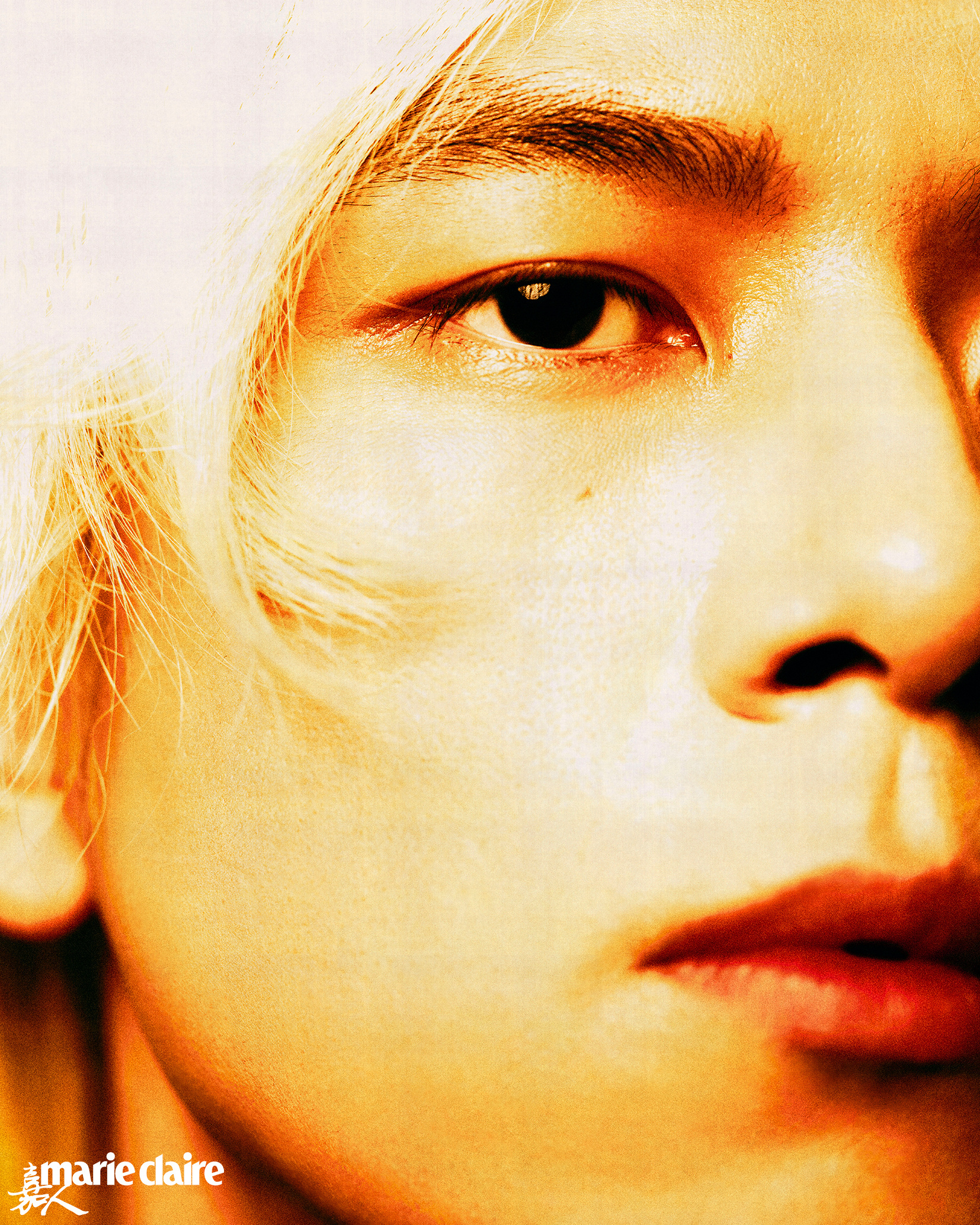 #李现拒绝出演高中生#在《嘉人》的访谈中，李现以其独特的视角与坦诚，向我们展现了