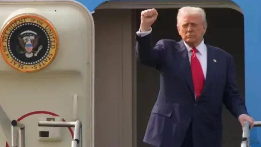 凤凰新闻【想拿诺奖的特朗普其实很想动武】如果特朗普还指望和平奖，就别对委内瑞拉大