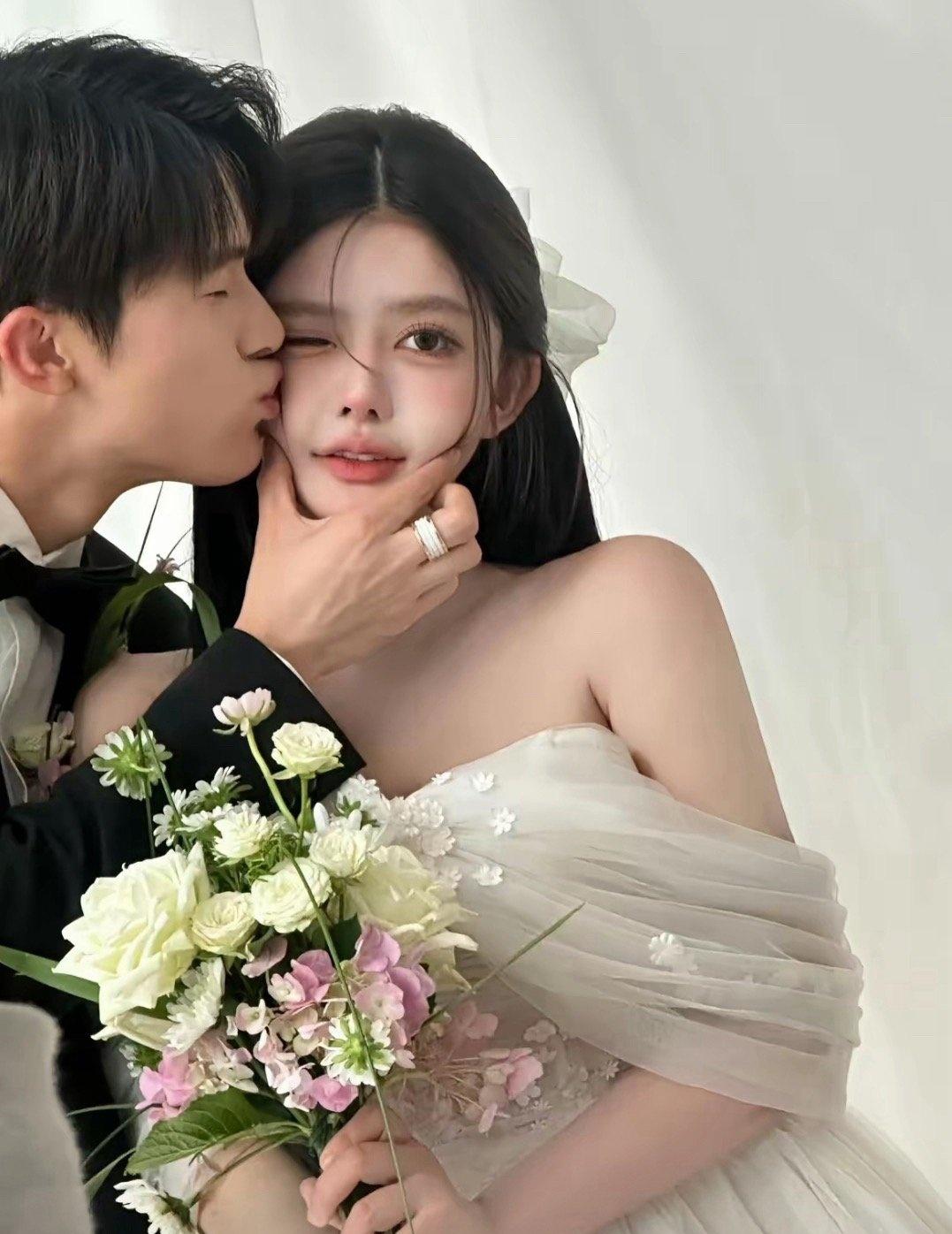 当初分开也不是什么大矛盾，就是卡在了婆媳间的琐事上。宋浩然和她有女儿在，多少还有