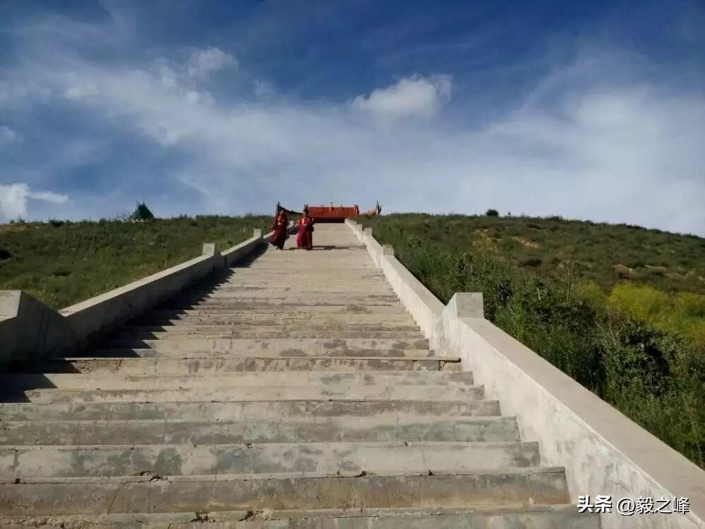 你去过呼和浩特这个地方吗？
 2014年夏天骑行中拍了一组照片，翻找出来请朋友们