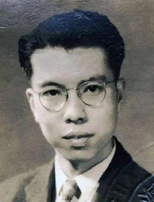 1948年，张金哲医生抱着奄奄一息的女儿，突然拿起手术刀，咬牙划开了孩子的后背。