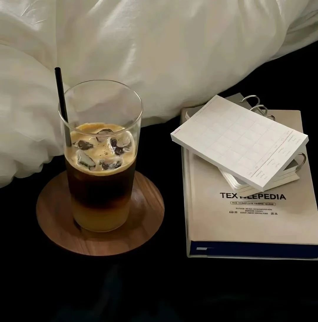 𝗰𝗵𝗲𝗲𝗿𝘀🥂没有获得过一丝真情，给我泼天的富贵怎么了。人生何所求
