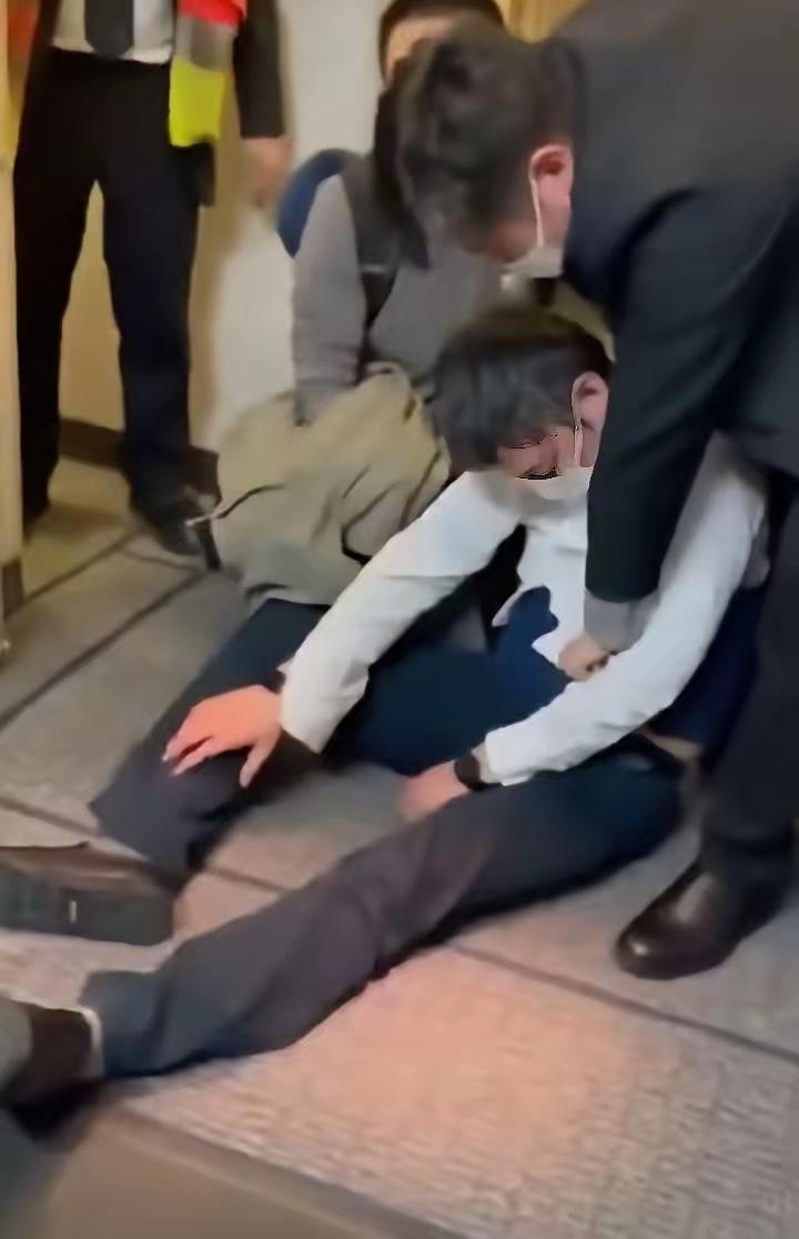 丢人丟大了。2024年3月，任宇，赵宝辉第7人因公在德国法兰克福机场回国转机期间