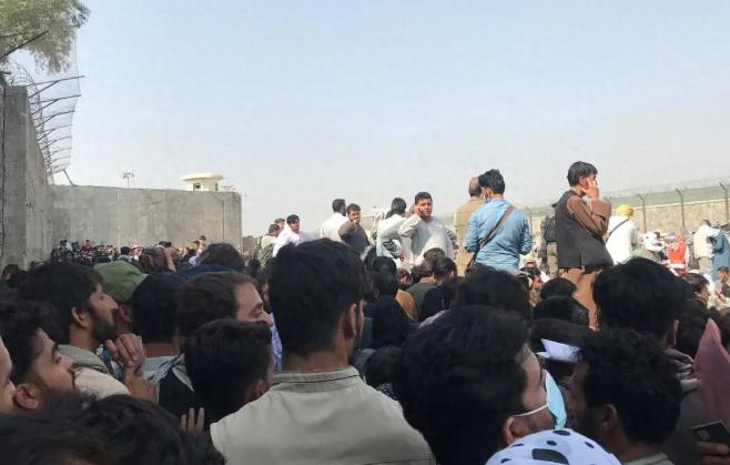 太扎心了，最近滞留在卡塔尔难民营里的大约1100名阿富汗人，收到了美国的最终通知