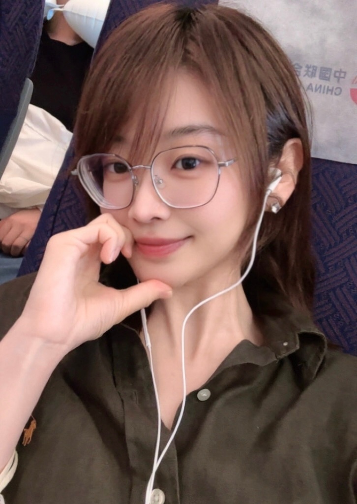 这次 是旅客 是回家，一年啦🛬我终于下了这趟航班的飞机 吉林市