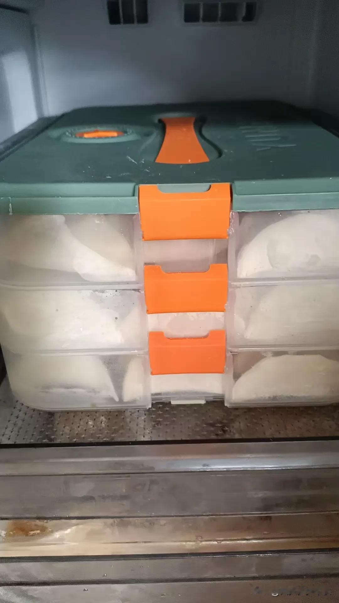 我表姐也太好了吧！老婆有一次跟她打电话无意中说她想吃榴莲，结果她真的从广东邮寄了