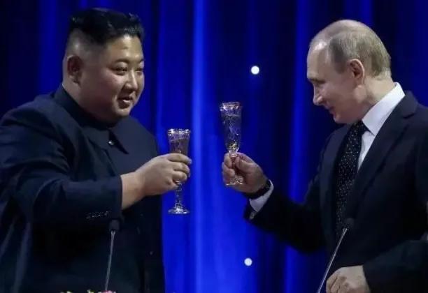 据美媒爆料：朝鲜领导人金正恩将于下周乘专列访问俄罗斯，与俄罗斯总统普京在海参崴会