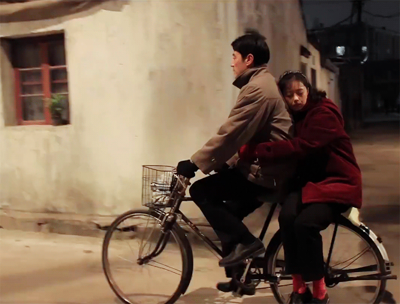 看得人心软乎乎的。 ​​​