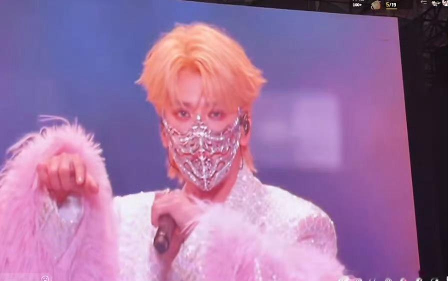 严浩翔完全老公王啊啊啊啊 严浩翔金发生图