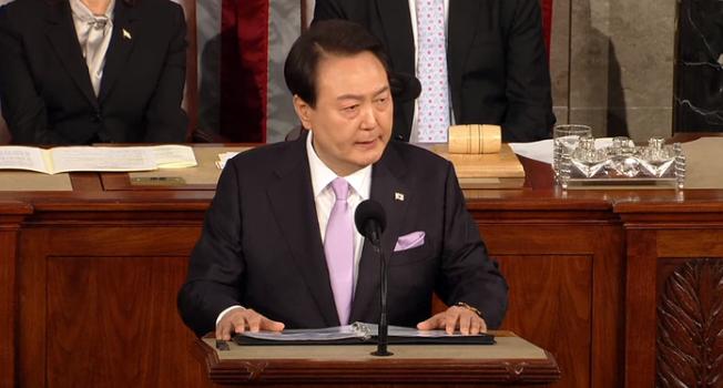 尹锡悦在美国会发表演讲，歪曲历史大谈长津湖战役，遭外交部驳斥
在美国国会的演讲中