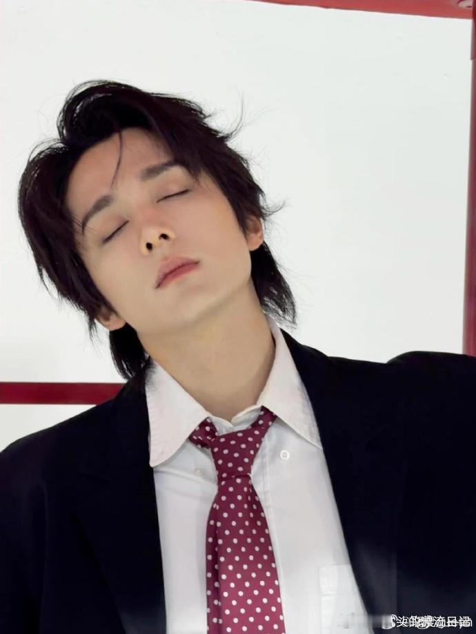 张新成直播复盘2025张新成的 2025 复盘直播太精彩了！他不仅复盘了作品成绩