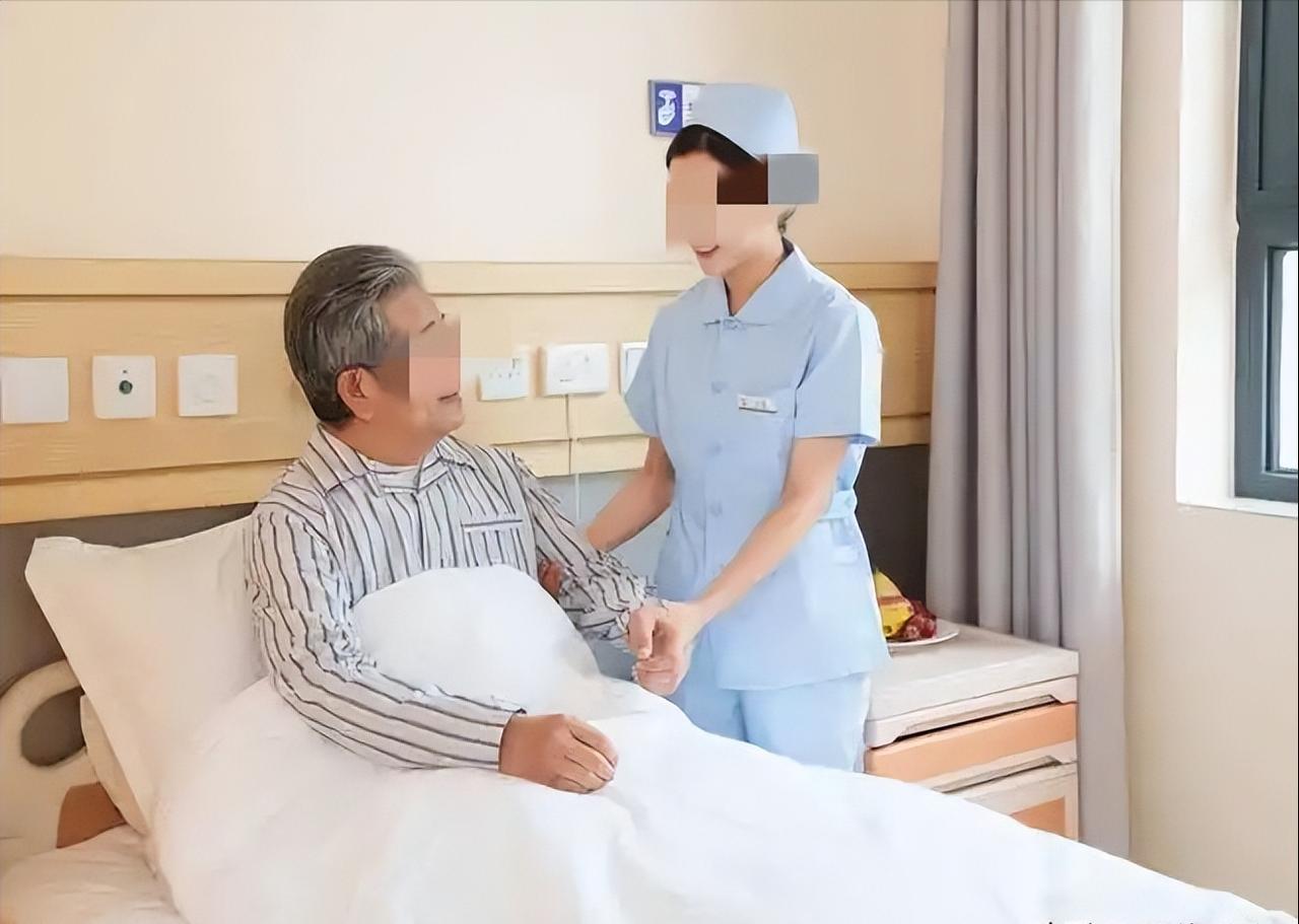 上海，男子患精神分裂，未婚未育，退休后被姐姐和两个妹妹送到了疗养院长期居住。他每