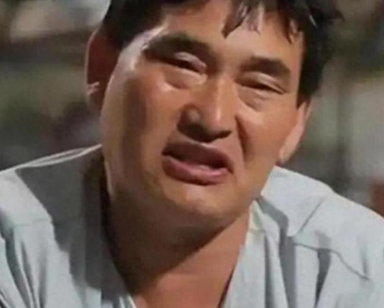 为啥大衣哥老被人网暴啊！
 
大衣哥又不是偶像艺人，也不是当红明星，就是个草根民